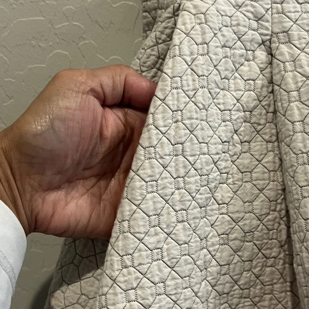 Derek Lam Quilted Beige and Blakc Pleared Skirt size 6